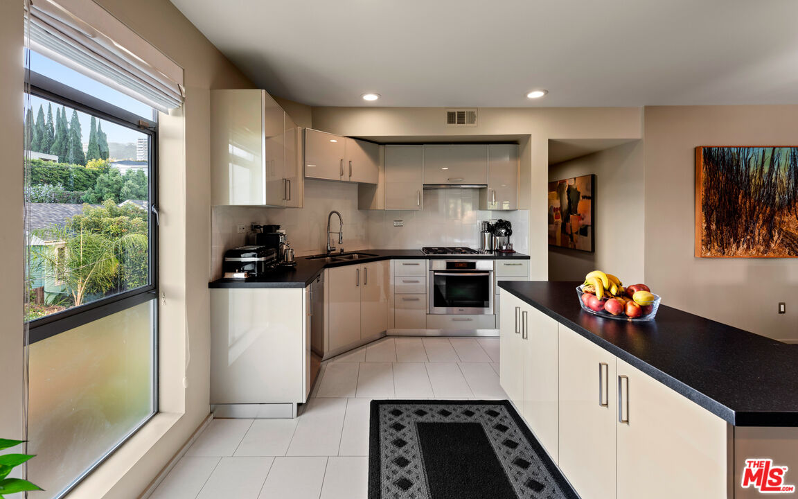 8703 W Knoll Dr Unit: 105