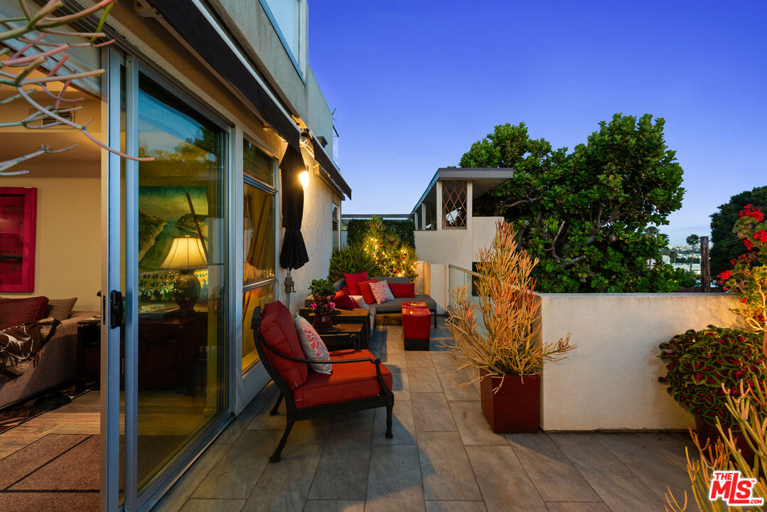 8703 W Knoll Dr Unit: 105