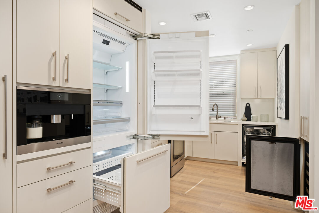 130 S Sepulveda Blvd Unit: 412