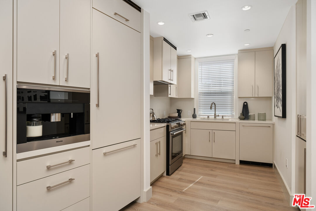 130 S Sepulveda Blvd Unit: 412