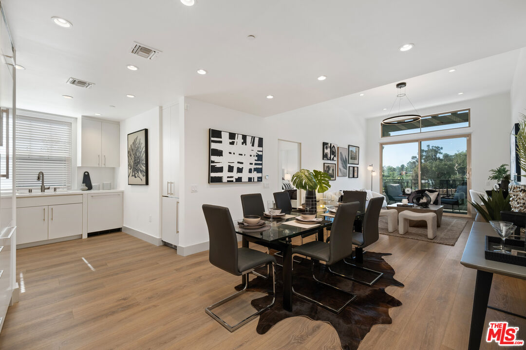 130 S Sepulveda Blvd Unit: 412