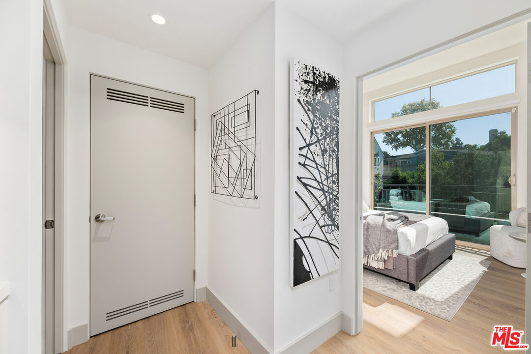 130 S Sepulveda Blvd Unit: 412