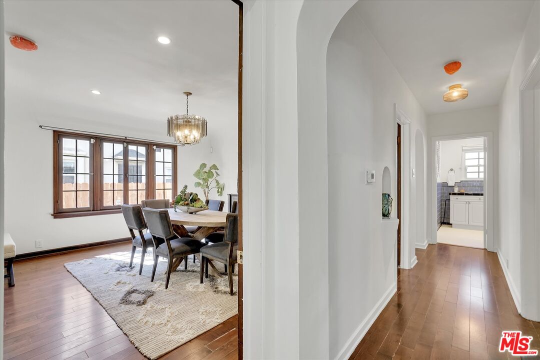 6627 Lindenhurst Ave