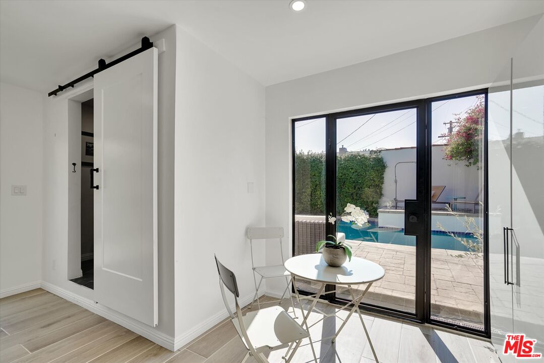 6627 Lindenhurst Ave