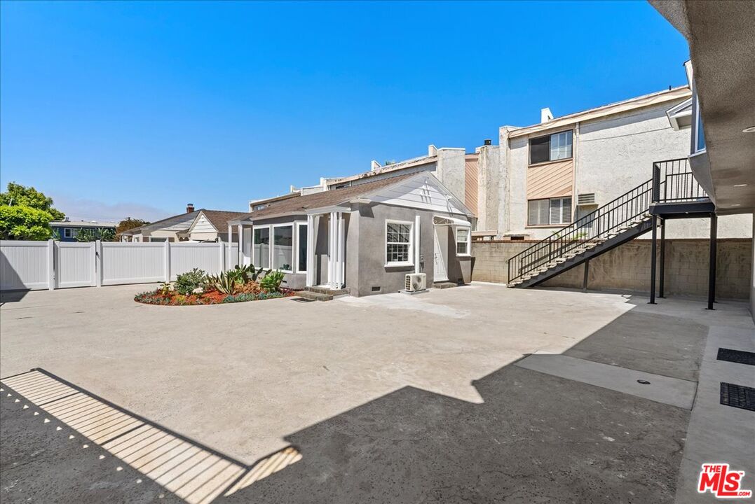 1165 Stanford St Unit: F