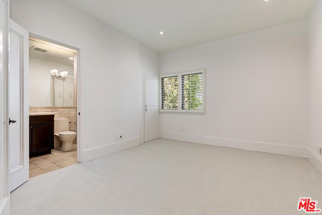 133 S Spalding Dr Unit: 201