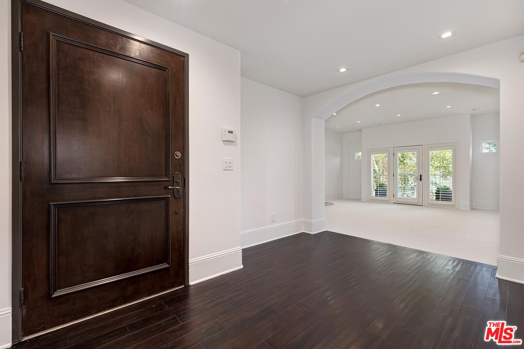 133 S Spalding Dr Unit: 201