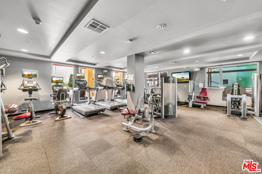 21301 Erwin St Unit: 508