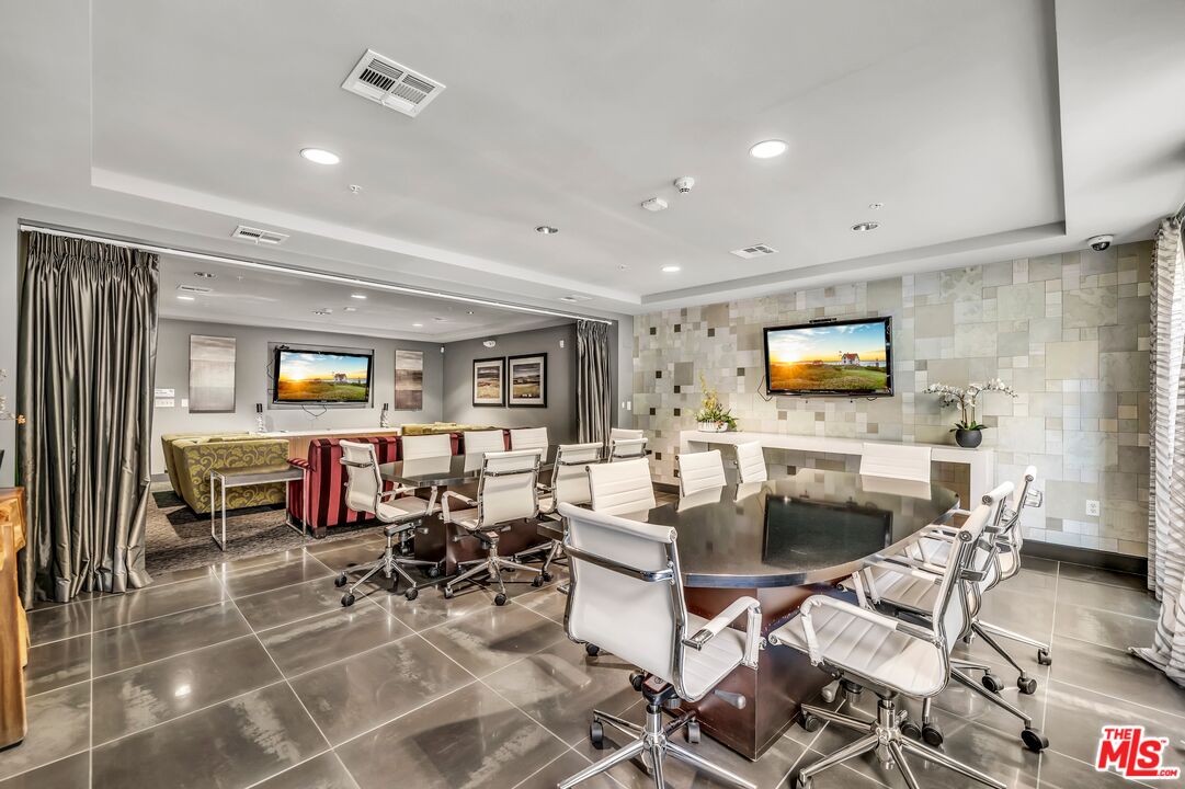 21301 Erwin St Unit: 508