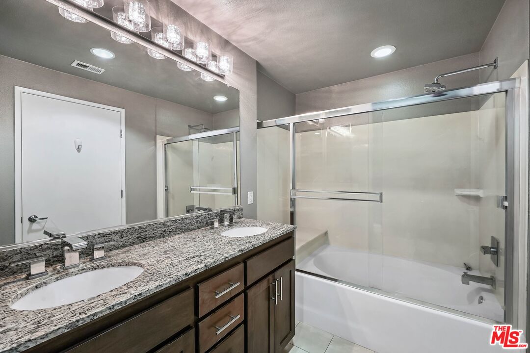 21301 Erwin St Unit: 508