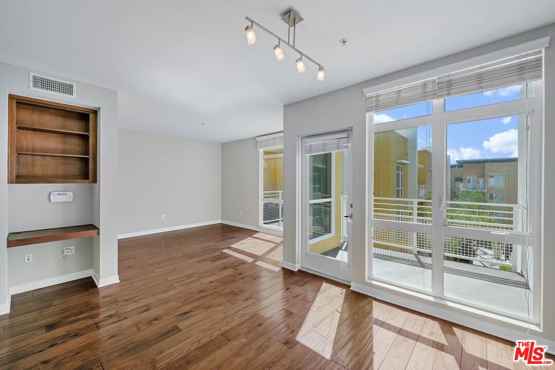 21301 Erwin St Unit: 508