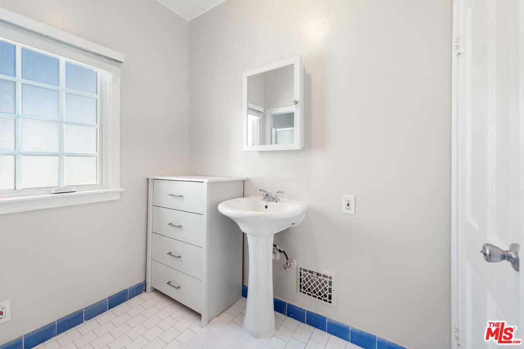 133 S Bedford Dr Unit: C