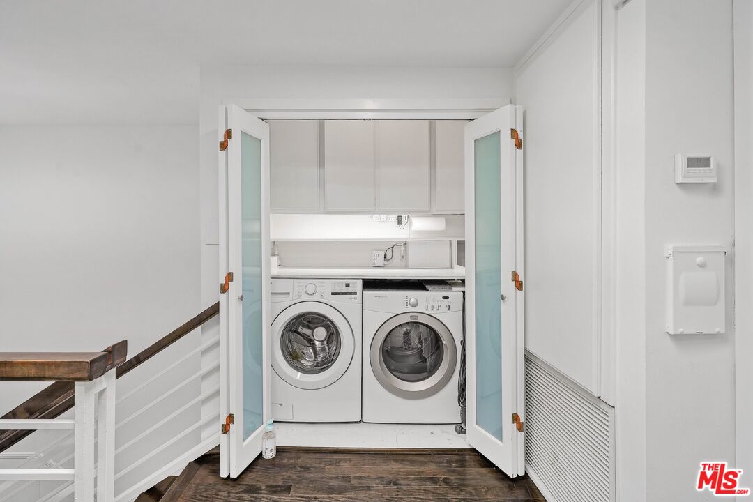 2311 Roscomare Rd Unit: 4