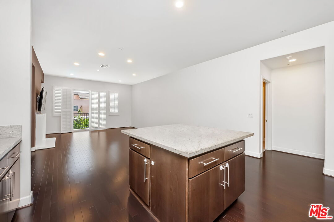 10878 Bloomfield St Unit: 308