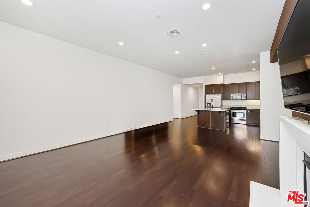 10878 Bloomfield St Unit: 308