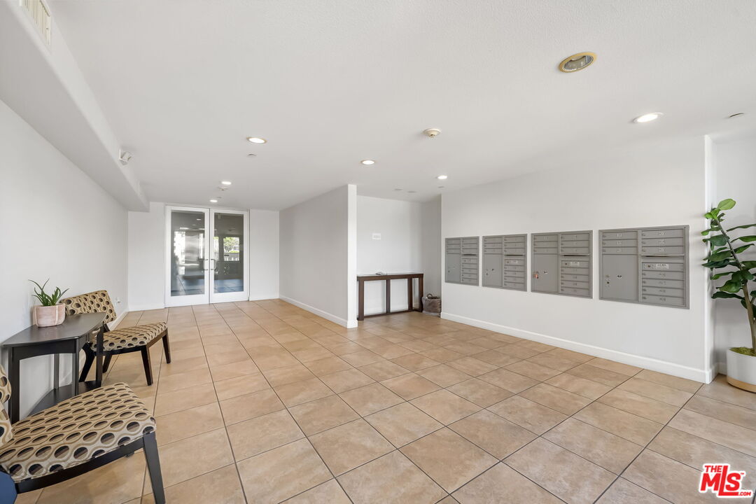 10878 Bloomfield St Unit: 308