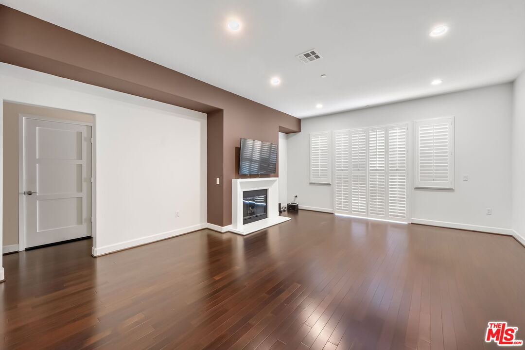 10878 Bloomfield St Unit: 308