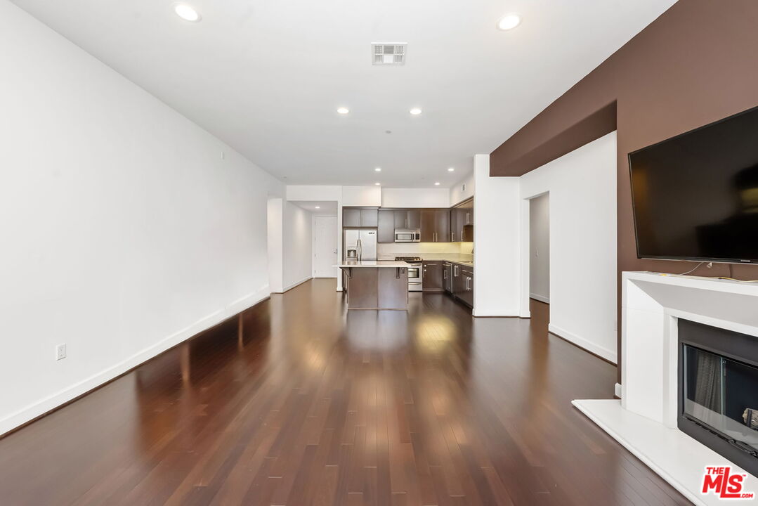 10878 Bloomfield St Unit: 308