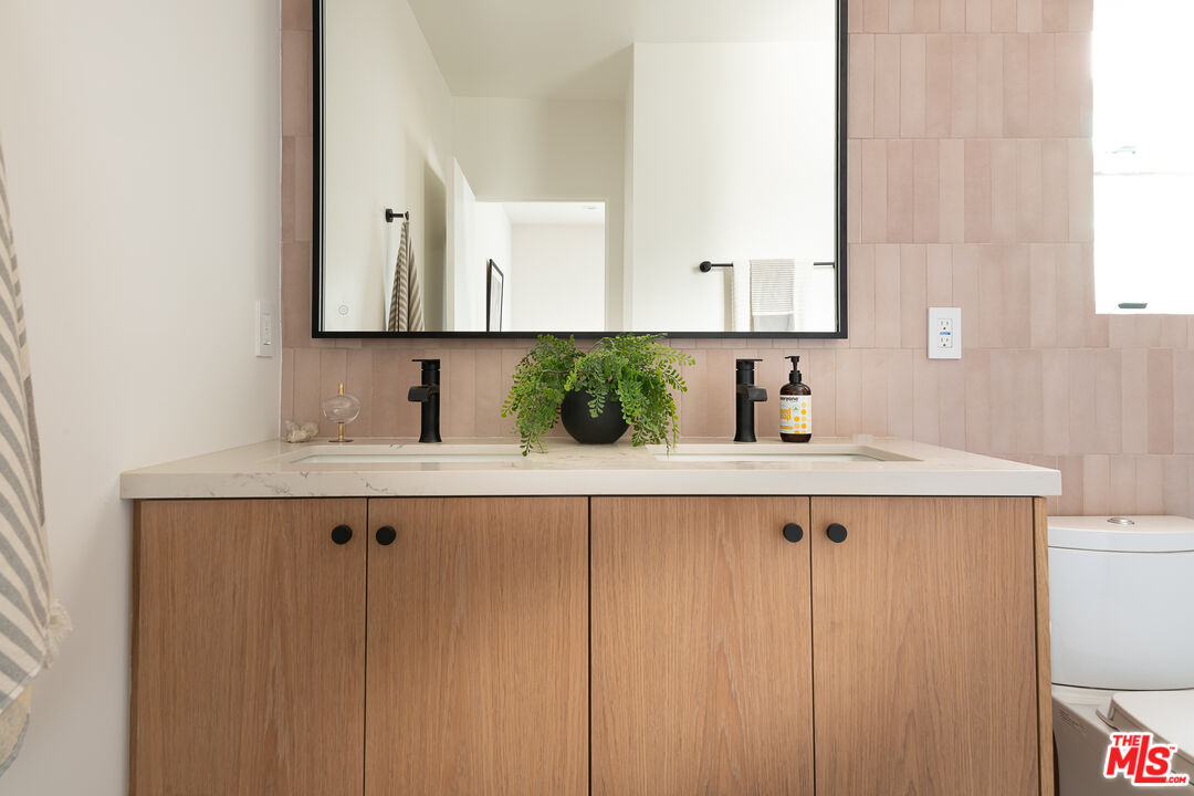 2016 Vista Del Mar St