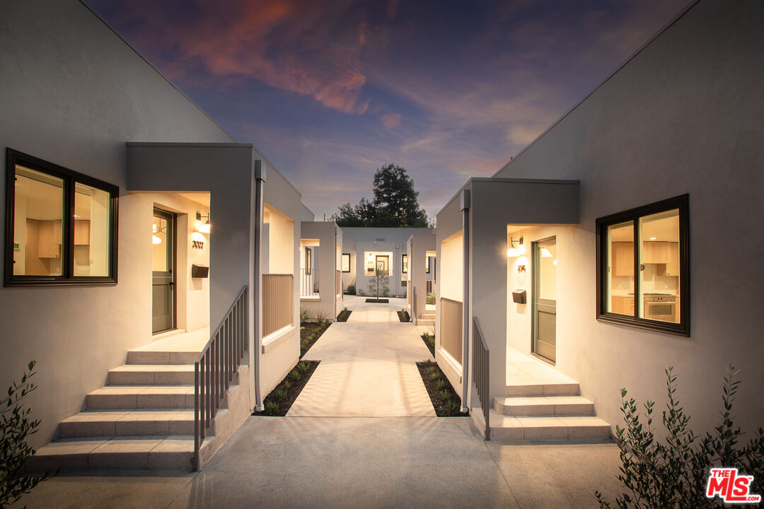 2016 Vista Del Mar St