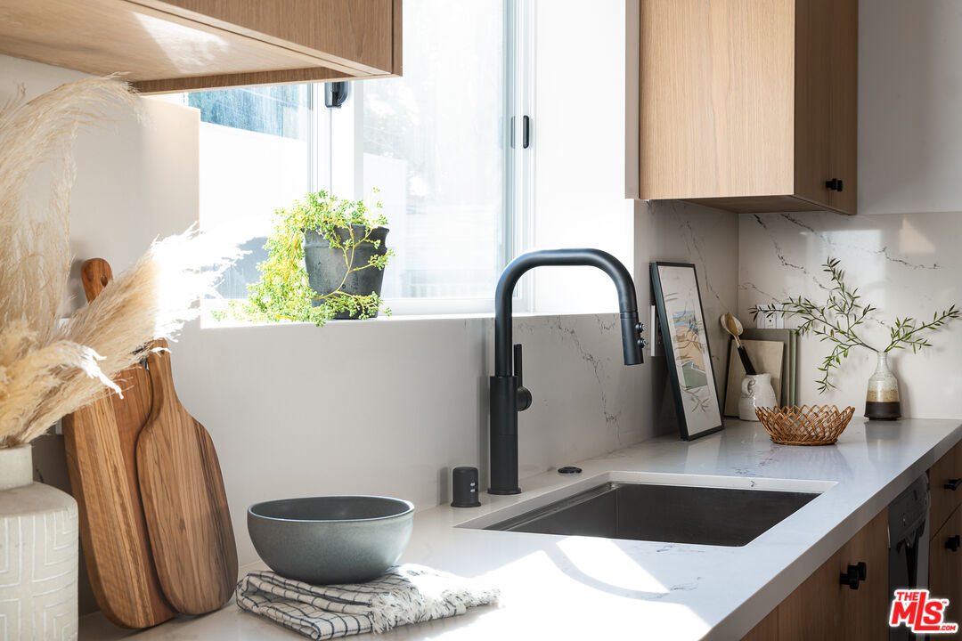 2016 Vista Del Mar St