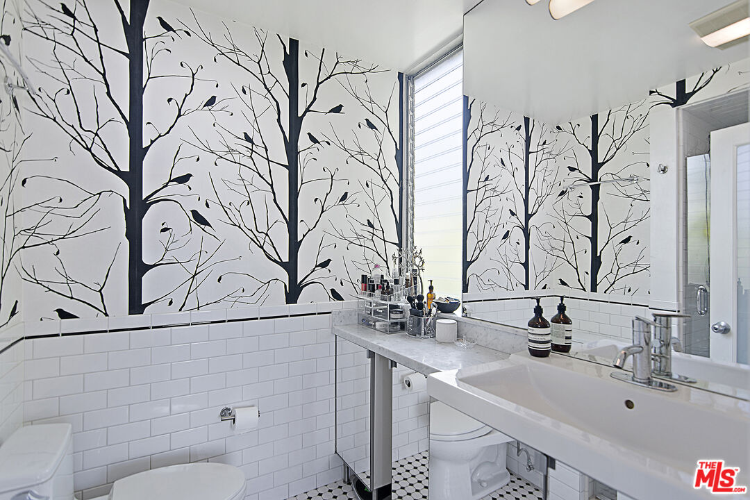 1550 N Laurel Ave Unit: 304