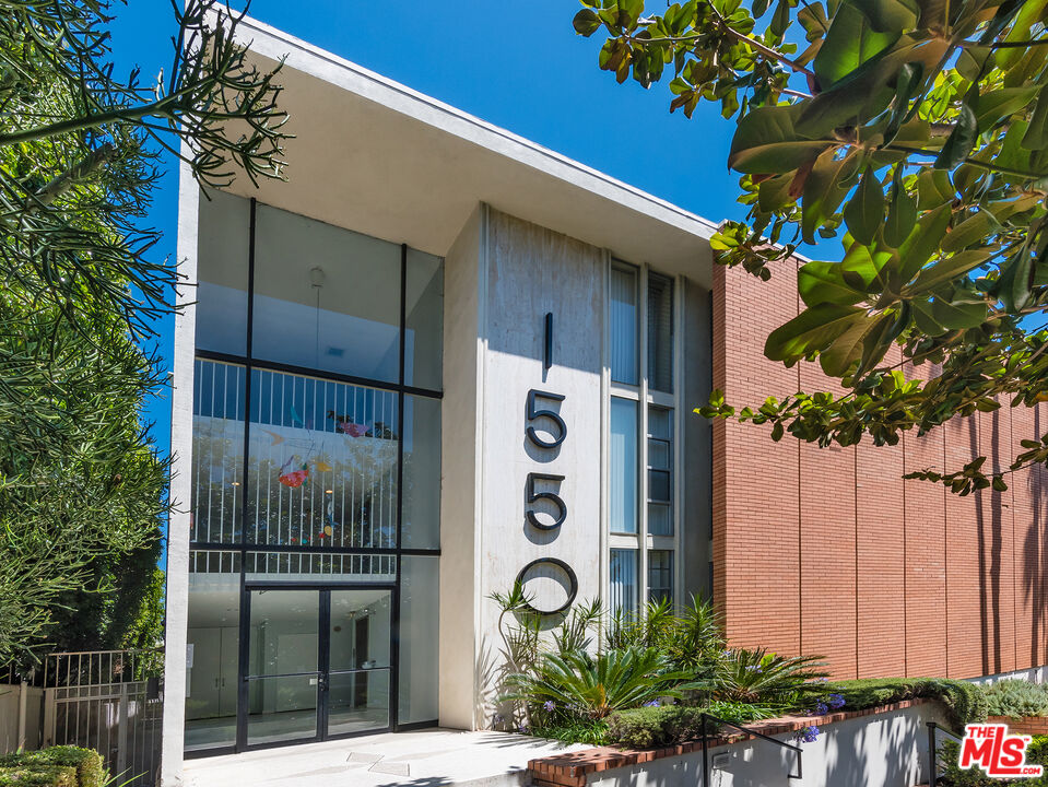 1550 N Laurel Ave Unit: 304