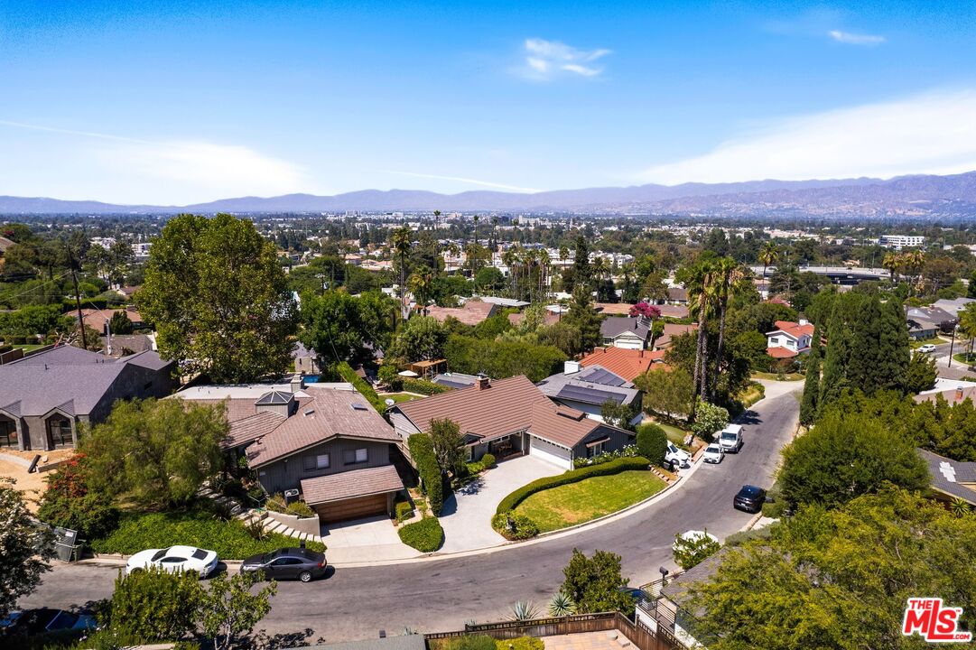 3661 Willowcrest Ave