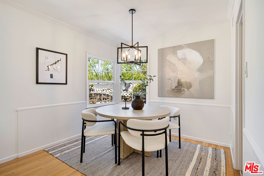 3661 Willowcrest Ave