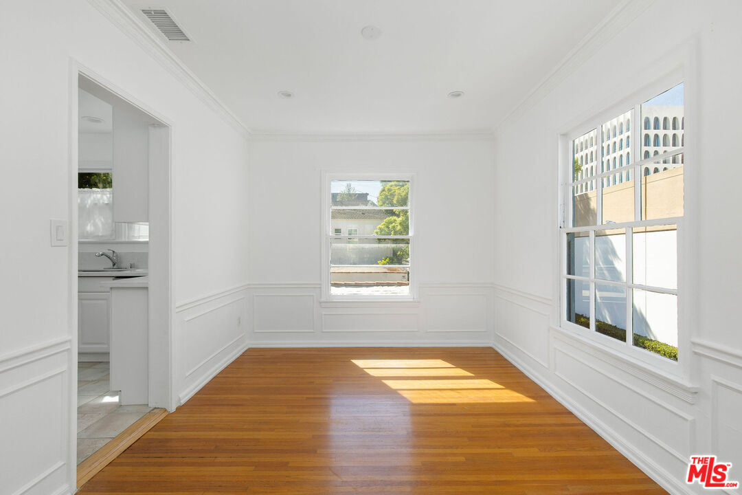 133 S Roxbury Dr Unit: D