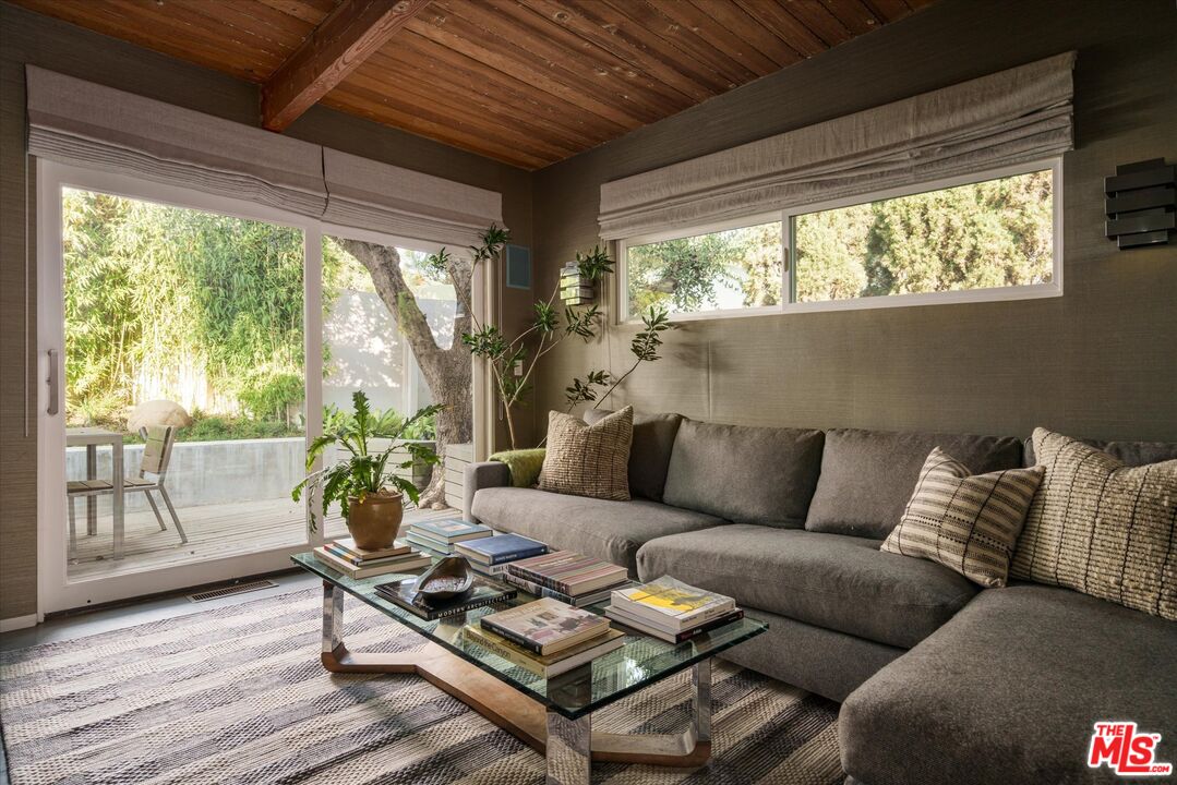 7456 Woodrow Wilson Dr