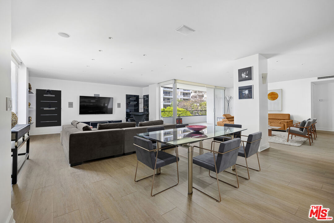 1100 Alta Loma Rd Unit: 701