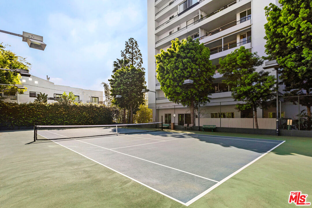 1100 Alta Loma Rd Unit: 701