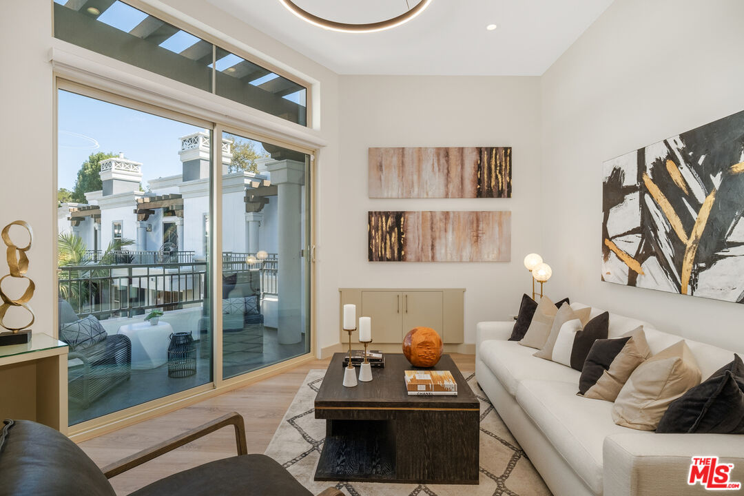 130 S Sepulveda Blvd Unit: 311