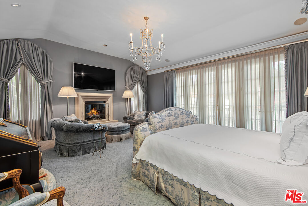 10245 Century Woods Dr