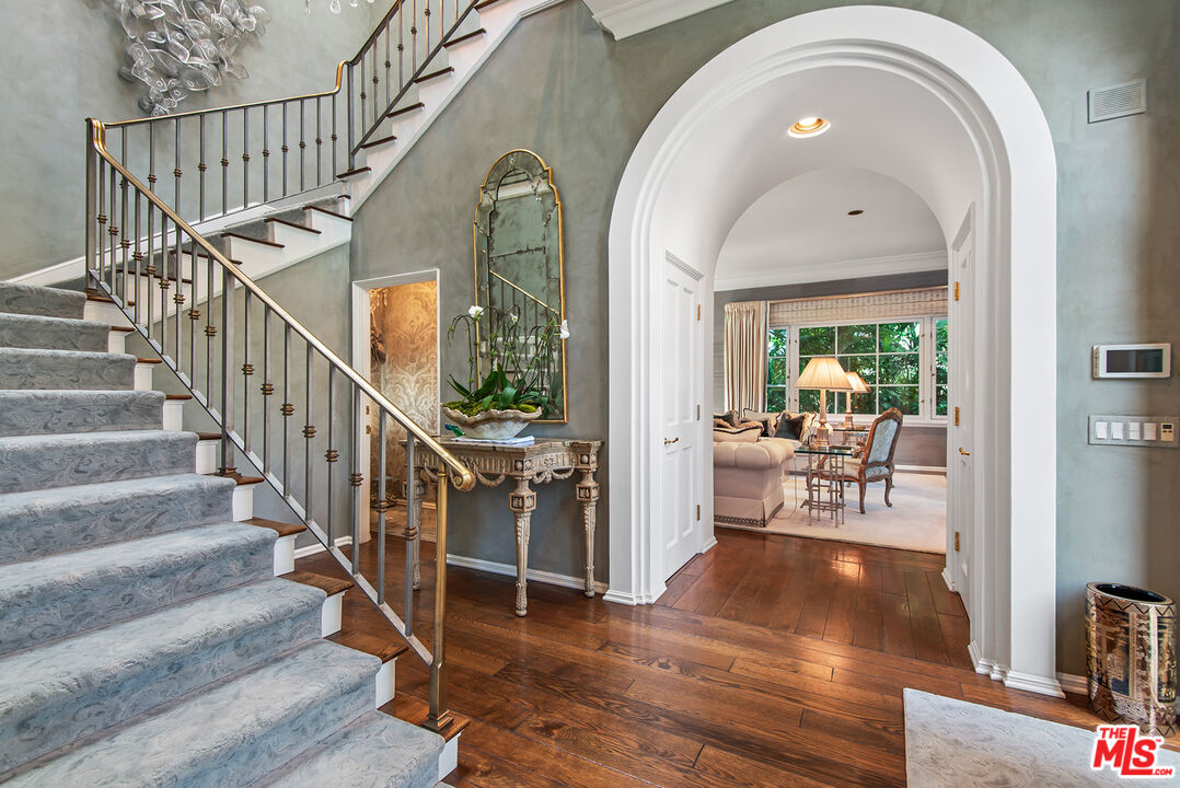 10245 Century Woods Dr