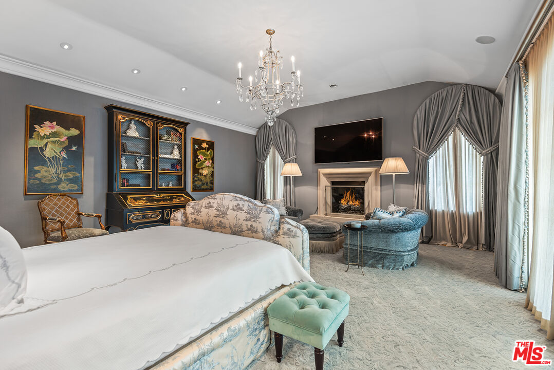 10245 Century Woods Dr