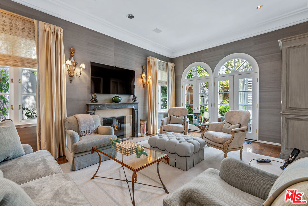 10245 Century Woods Dr