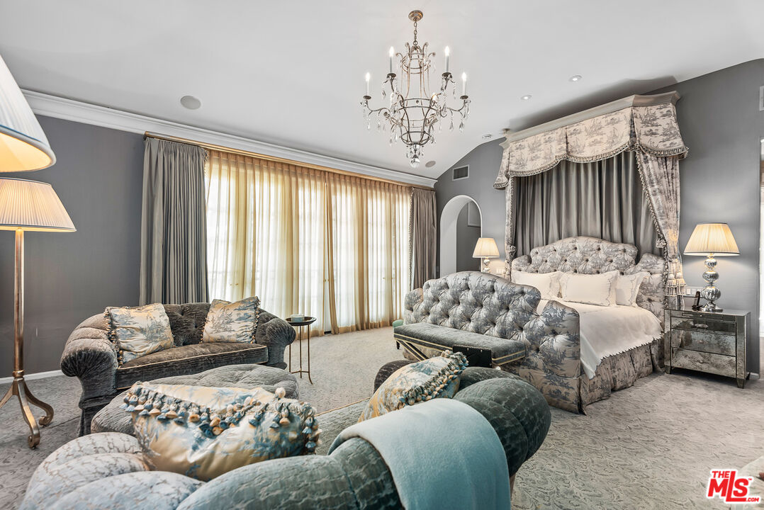 10245 Century Woods Dr