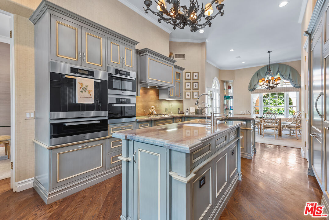 10245 Century Woods Dr