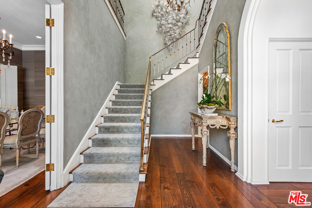 10245 Century Woods Dr