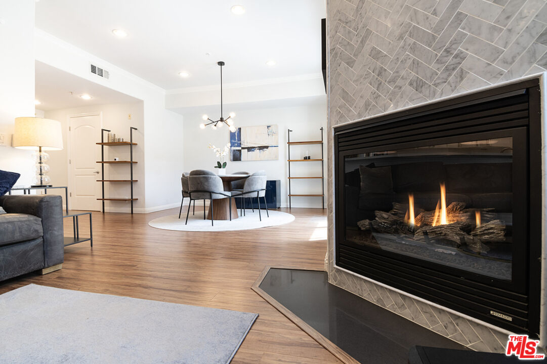 1426 N Laurel Ave Unit: 405