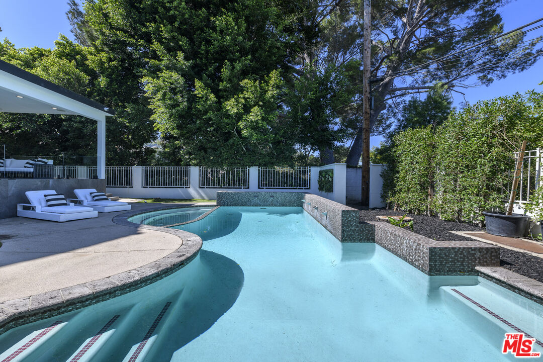 14065 Valley Vista Blvd