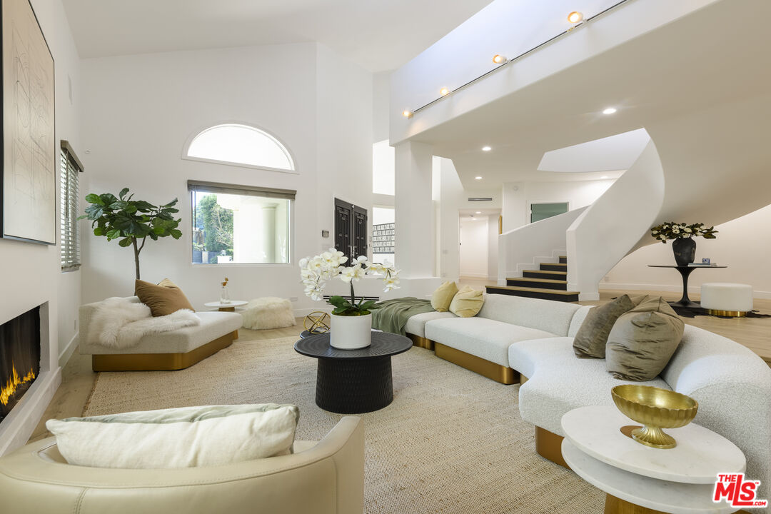 14065 Valley Vista Blvd