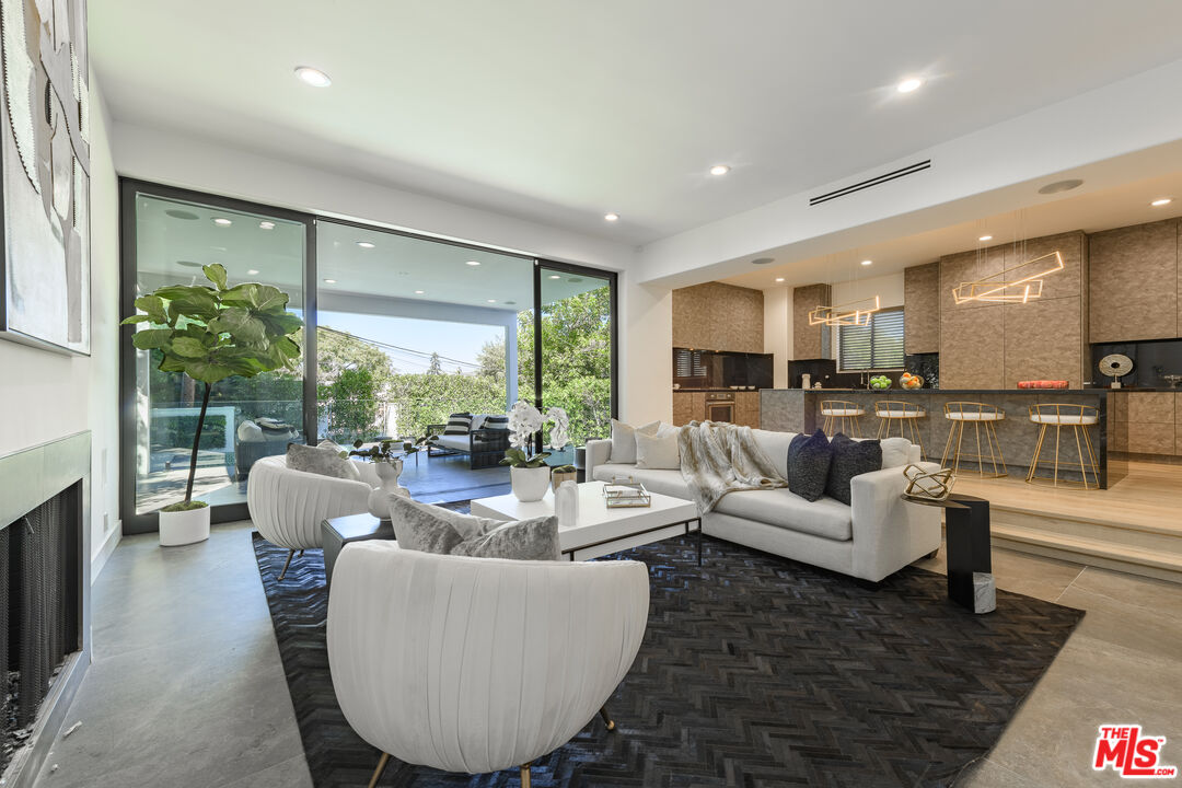 14065 Valley Vista Blvd