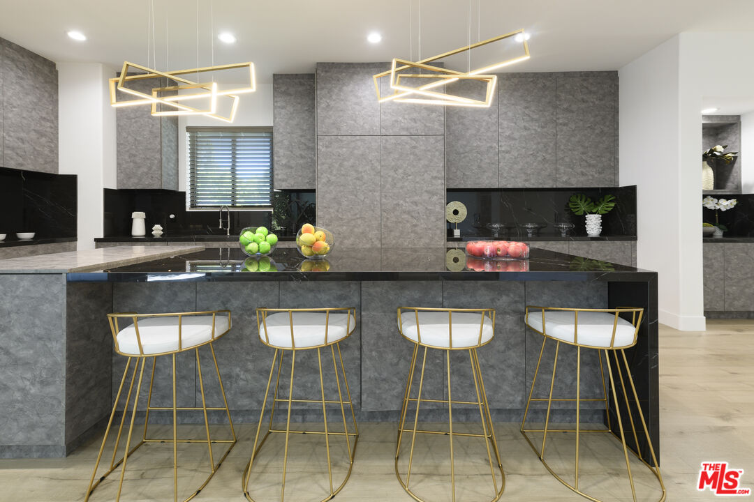 14065 Valley Vista Blvd