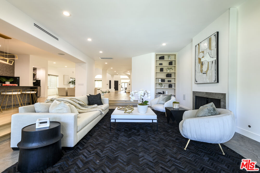 14065 Valley Vista Blvd