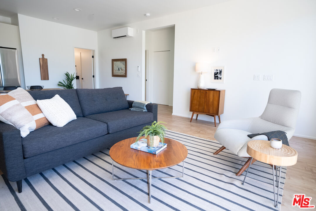 841 N La Fayette Park Pl Unit: 1/2