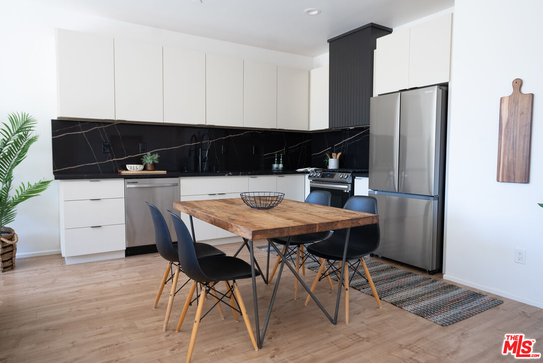 841 N La Fayette Park Pl Unit: 1/2