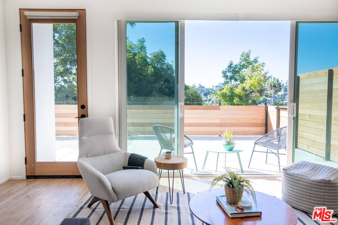 841 N La Fayette Park Pl Unit: 1/2